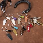 Portachiavi personalizzato con silhouette e marcatura facciale del cavallo con testo e nappina regalo ideale per amanti dei cavalli ed equestri