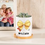 Pot à Plantes en Céramique Personnalisé avec Nom Motif Noeud Papillon Crayon Base en Bambou Cadeau Remerciement Rentrée Scolaire pour Enseignant