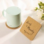 Henkilökohtainen sarja 10 uudelleenkäytettävää häät Favor Cork Coasters parin nimellä ja päivämäärällä Bridal Shower -lahja vastanaineille