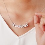 Personalisierte gekrümmte zwei Skript Namen Halskette mit Herz und Birthstone Minimalist Schmuck Geburtstag Jahrestag Geschenk für sie
