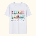 Gepersonaliseerd Kleuterschool Basisschool Kleurrijke Letters T-shirt met Naam Lerarendag Terug naar School Cadeau voor Leraar