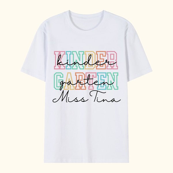 Gepersonaliseerd Kleuterschool Basisschool Kleurrijke Letters T-shirt met Naam Lerarendag Terug naar School Cadeau voor Leraar