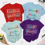 Gepersonaliseerd Kleuterschool Basisschool Kleurrijke Letters T-shirt met Naam Lerarendag Terug naar School Cadeau voor Leraar