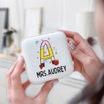 Personalisierte Graffiti Bleistift Apple Portable Schmuck-Box mit Namen Initial Teacher's Day Wertschätzung Geschenk für Lehrer