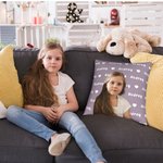 Taie de Coussin Personnalisée avec Photo et Nom Décoration Intérieure Multicolore Cadeau Fête Anniversaire pour Famille