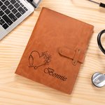 Stetoscopio personalizzato inciso Fiore di nascita A5 Copertina del taccuino in pelle con nome Laurea Regalo di apprezzamento per il personale medico infermieristico Studente