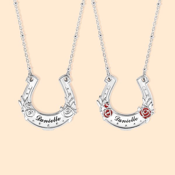 Collana personalizzata di rose a ferro di cavallo a colori con nome inciso Regalo di nozze per gli amanti dei cavalli