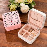 Boîte à Bijoux en Cuir Personnalisée avec 2-9 Ours Noms et Fleurs de Naissance Accessoire de Voyage Portable Cadeau d'Anniversaire Fête pour Femme