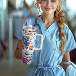Gepersonaliseerde Graffiti Art Verpleegkundige Inspiratie 40oz Naam Tumbler met handvat deksel en rietje Afstuderen Waardering Gift voor verpleegkundi