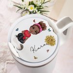 Personlig tecknad flicka kvinnor födelseblomma tumbler namntagg lock topplock för 20oz till 40oz Stanley tumbler tillbehör födelsedagspresent till henne