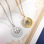 Personlig gravert College High School Logo Disc Anheng Halskjede Jubileum Graduation Tilbake til skolen Gave til Graduate Student