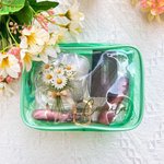 Personifierad Födelse Blomma Bukett Klar Sminkväska med dragkedja och namn Vattentät Resetillbehör Födelsedag Brudtärna Party Present till henne