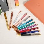 Set di 2 penne a sfera personalizzate con glitter liquido in movimento fiore di nascita e nome regalo ideale per il rientro a scuola per insegnanti