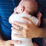 Personligt klassiskt vapensköld Familjevapensköld Signetring Smycke med gravering Text Födelsedagspresent till familjen