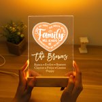 Gepersonaliseerd Familie Zal Altijd Verbonden Zijn Door Hart LED Nachtlampje met 1-12 Namen en Houten Basis Housewarming Verjaardag Afscheidscadeau voor Familie