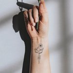 Personlig Line Birth Flowers emporary Tattoo Sticker med 3 navn Anniversity Bursdagsgave til par venn familie