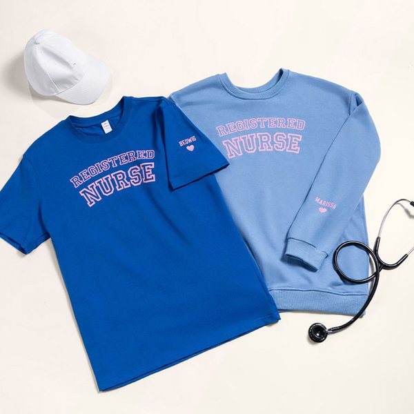 Personalizado Enfermera Registrada Unisex Crewneck Camiseta Sudadera con Nombre Cumpleaños Graduación Enfermera Semana Regalo para la enfermera