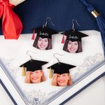 Personalizado Divertido Gorra de Graduación HD Cara Claro Foto Pendientes Acrílico Colgante con Nombre Fiesta de Graduación Regalo para la Clase de 2026 Graduados