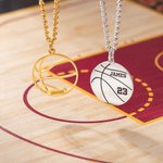 Collana con ciondolo a tema di pallacanestro personalizzata con nome e numero regalo per il giorno del compleanno per gli amanti del basket