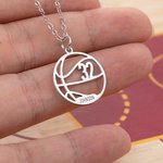 Collana con ciondolo a tema di pallacanestro personalizzata con nome e numero regalo per il giorno del compleanno per gli amanti del basket