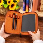 Personalisierte Aquarell Geburt Blume Leder Notebook Organizer mit Namen und Notebook Reisezubehör Geburtstagsgeschenk für Travel Lovers