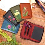 Personalisierte Aquarell Geburt Blume Leder Notebook Organizer mit Namen und Notebook Reisezubehör Geburtstagsgeschenk für Travel Lovers