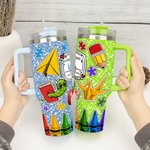 Personalisierte bunte Zusammensetzung Buch Apple Crayon 40oz isolierte Becher mit Namen und Strohhalm zurück zu Schule Wertschätzung Geschenk für Lehrer