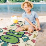 Toalla de playa personalizada con conejito de colores y flores con nombre Cumpleaños Fiesta de verano Regalo para niños