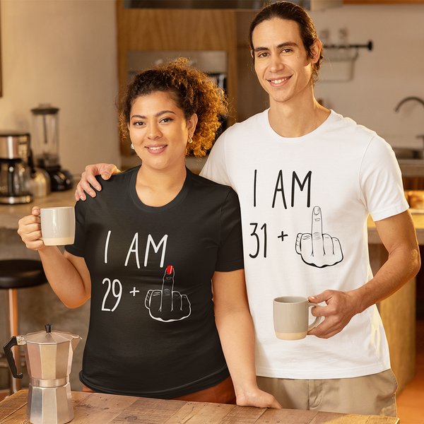 T-Shirt 100% Coton Personnalisé avec Âge Plus Doigt du Milieu en Dessin Cadeau Anniversaire Marrant pour Famille Ami