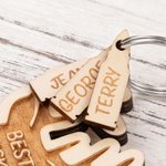 Portachiavi in legno personalizzato con testa di cervo Best Buckin Dad con incisione di proiettile e nome Regalo di compleanno divertente per la festa