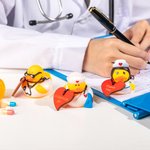 Canard en Caoutchouc Personnalisé avec Texte sur Étiquette en Bois Lot de 2 Jouets Style Médecin Infirmière Cadeau pour Étudiant en Médecine