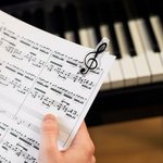 Henkilökohtainen Piano Music Notation Sheet Holder Music Clip Ruler Set of 4 tarvikkeet Syntymäpäivälahja musiikin ystäville opiskelijoille