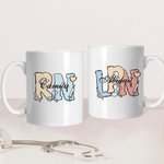 Personalisierte bunte medizinische Elemente 11oz Keramik Becher mit Namen Geburtstag zurück zu Schule Geschenk für Krankenschwester Arzt