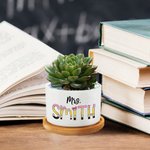 Gepersonaliseerde Leuke Potlood-geïnspireerde Letters Keramische Succulent Plant Pot met Naam en Bamboe Basis Terug naar School Waardering Gift voor L