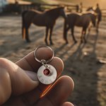 Charm personalizzato in alluminio per sella e briglia di cavallo con nome inciso e pietra preziosa Accessori da equitazione leggeri per gli amanti dei