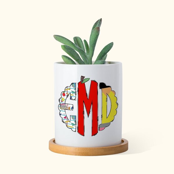 Vaso personalizzato con nome e vassoio in bambù per il giorno della festa dell'insegnante.