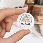 Spersonalizowana plakietka z imieniem i nazwiskiem na urodziny dla nauczyciela It Takes A Big Heart Cartoon Rainbow Pin