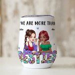 Personalizowany kubek na wino We Are More Than Besties Leopard Letters Cartoon Wine Tumbler z imieniem Urodziny Prysznic dla nowożeńców Prezent dla najlepszego przyjaciela dla kobiet