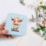 Personlig födelseblomma Highland Cow Bärbart smyckeskrin i läder med namn Födelsedagspresent för kvinnor Highland Cow Lovers