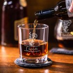Henkilökohtainen kaiverrettu syntymä kukka Bourbon viski lasit Zodiac merkki liuskekivi Coaster nimi syntymäpäivälahja perheen ystävä