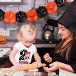 Personalisierte Gothic Sugar Skull 100% Baumwolle Baby Bodysuit Kinder T-Shirt mit Namen und Jahr Tag der Toten Halloween Geschenk für Jungen Mädchen