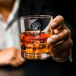 Henkilökohtainen kaiverrettu syntymä kukka Bourbon viski lasit Zodiac merkki liuskekivi Coaster nimi syntymäpäivälahja perheen ystävä