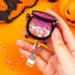 Regalo de Halloween para el personal médico de la semana de la enfermera del compañero de la insignia del texto