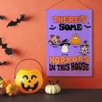 Gepersonaliseerde There's some Horrors in This House Halloween Pet Garden Flag met 1-7 Hond Kat Portret en Namen Yard Decor Halloween Gift voor Famili
