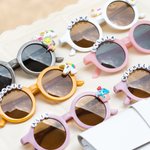 Occhiali da sole personalizzati Multicolor Cute Floral Outdoor Beach con nome e accessorio Regalo di compleanno per bambini