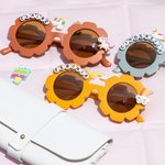 Occhiali da sole personalizzati Multicolor Cute Floral Outdoor Beach con nome e accessorio Regalo di compleanno per bambini