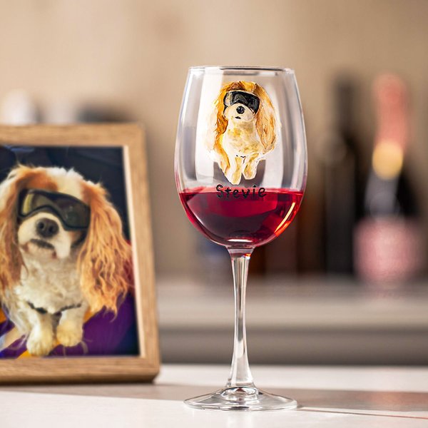 Personligt handmålat djurporträtt stamlöst vinglas med kort stam med namn hemunderhållning bar glasvaror gåva för katt hund husdjursälskare