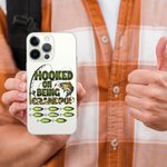 Gepersonaliseerde Hooked On Being Papa Vissen Thema Slim Telefoonhoesje Beschermhoesje voor iPhone met Namen Verjaardag Grootouderdag voor Papa Opa