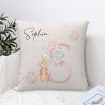 Personifierad söt Peter Rabbit blommig initial kastkuddeöverdrag med namn Baby Shower födelsedagspresent för nyfödda barn