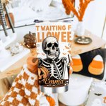 Esqueleto Personalizado Esperando Halloween Calabaza 20oz Nombre Vaso con Tapa Pajita Divertido Halloween Holiday Regalo para la Familia Amigo